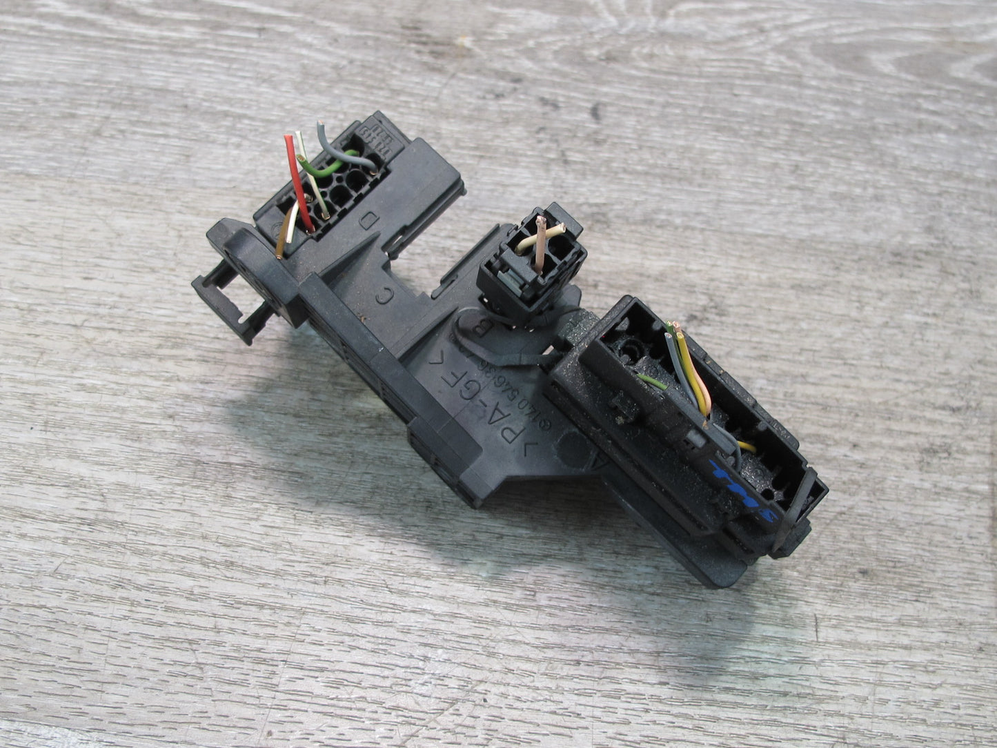 94-99 Mercedes W140 S-class Electrical Connector Hub Bracket Holder OEM
