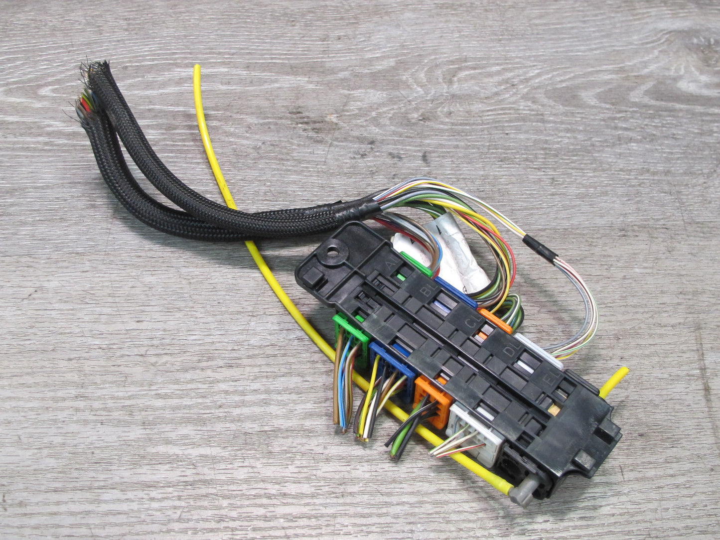94-99 Mercedes W140 S-class Front Left Door Cable Connector Holder Housing OEM