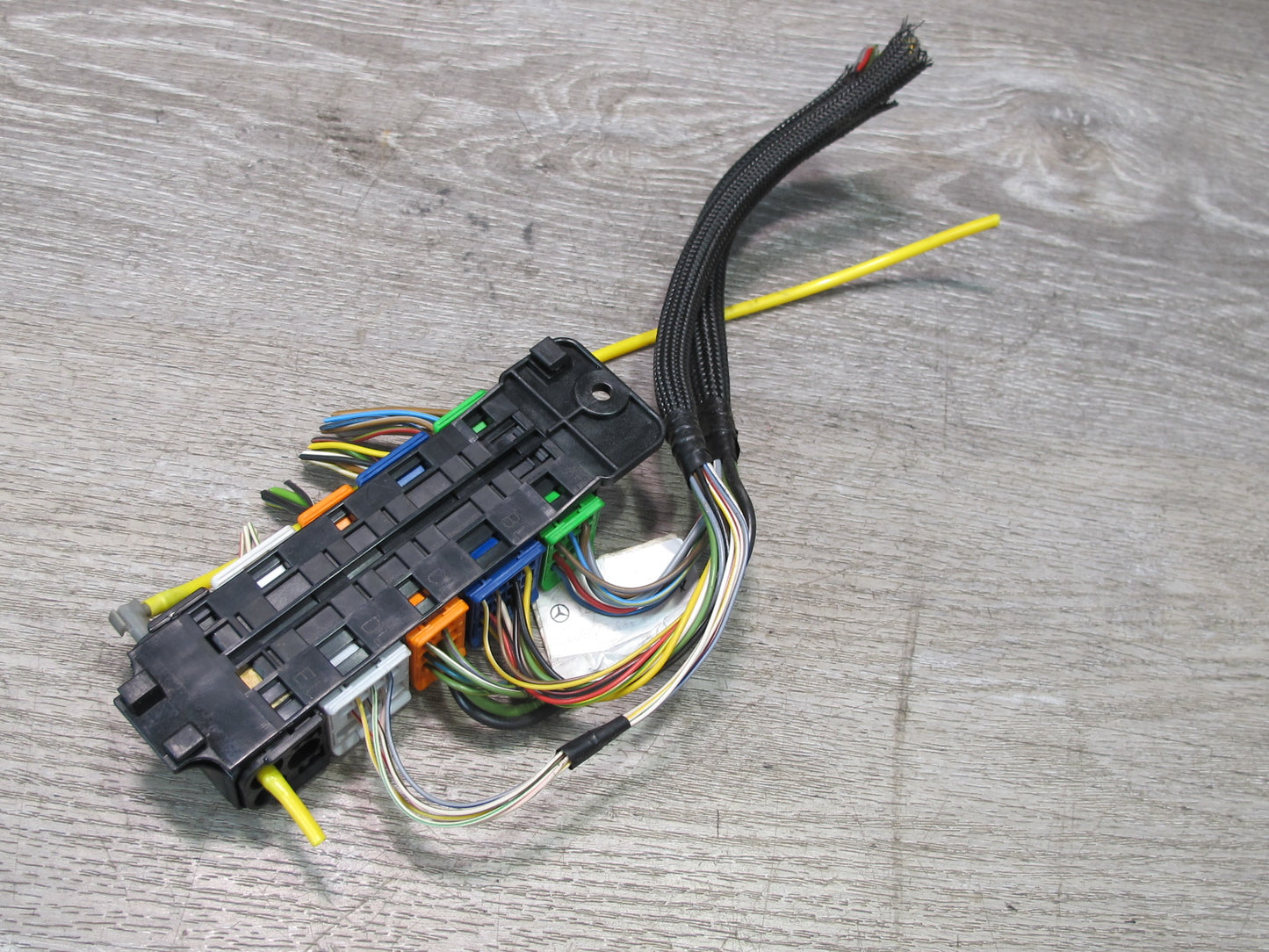 94-99 Mercedes W140 S-class Front Left Door Cable Connector Holder Housing OEM