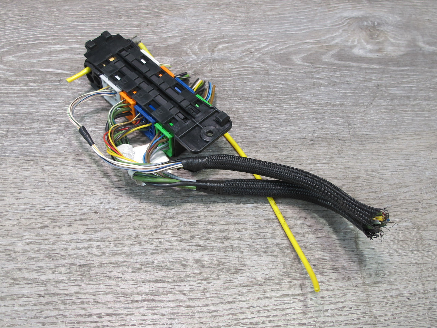 94-99 Mercedes W140 S-class Front Left Door Cable Connector Holder Housing OEM