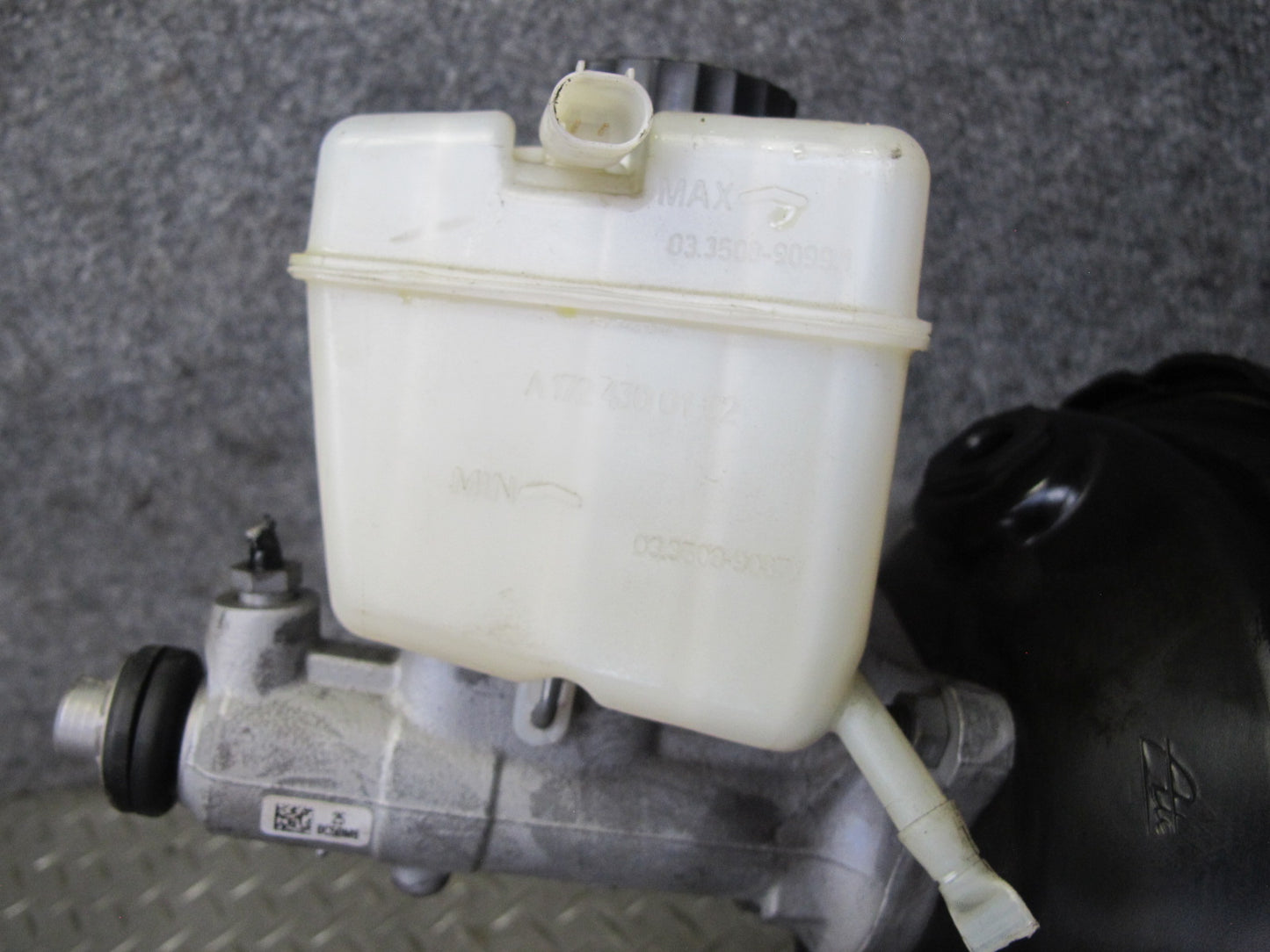 2012-2016 Mercedes R172 SLK Master Cylinder W/ Power Brake Booster & Reservoir