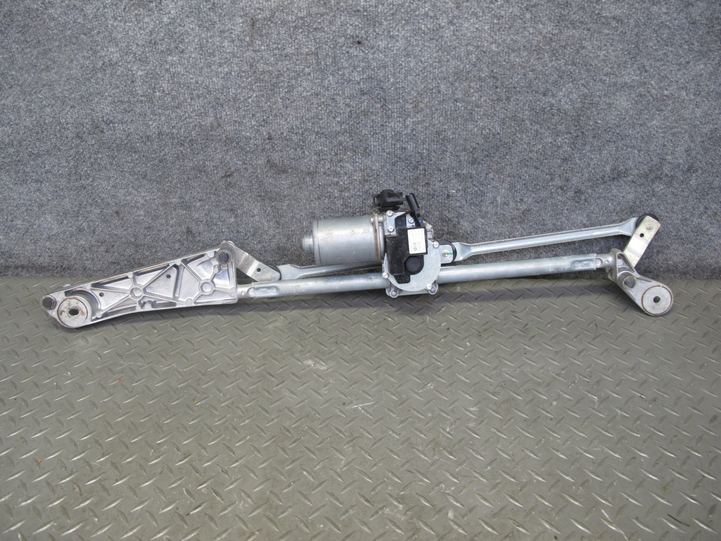 2012-2020 Mercedes R172 SLK SLC Windshield Wiper Transmission Linkage W/ Motor