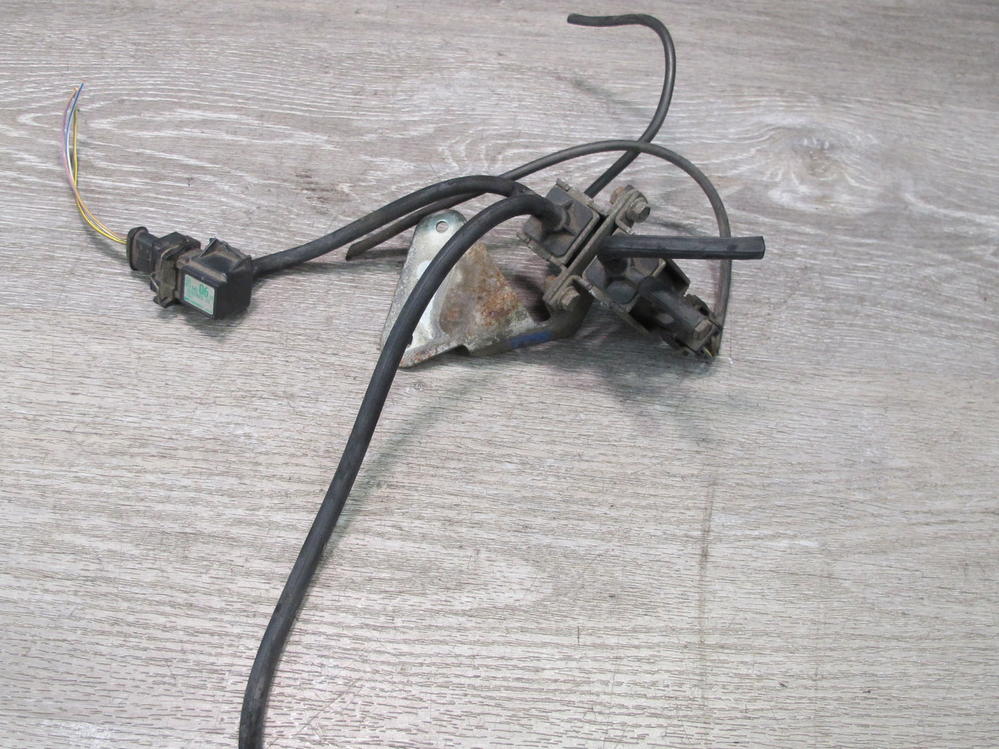 94-99 Mercedes W140 S320 EGR Vacuum Solenoid w Manifold Pressure Sensor Assy OEM