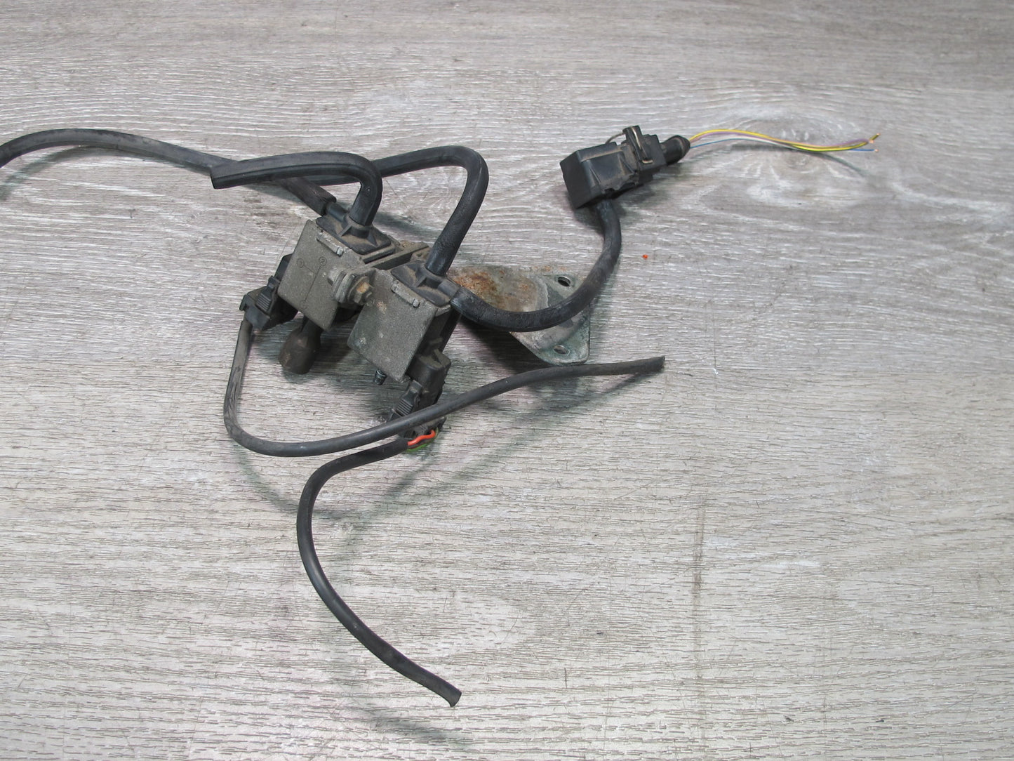 94-99 Mercedes W140 S320 EGR Vacuum Solenoid w Manifold Pressure Sensor Assy OEM
