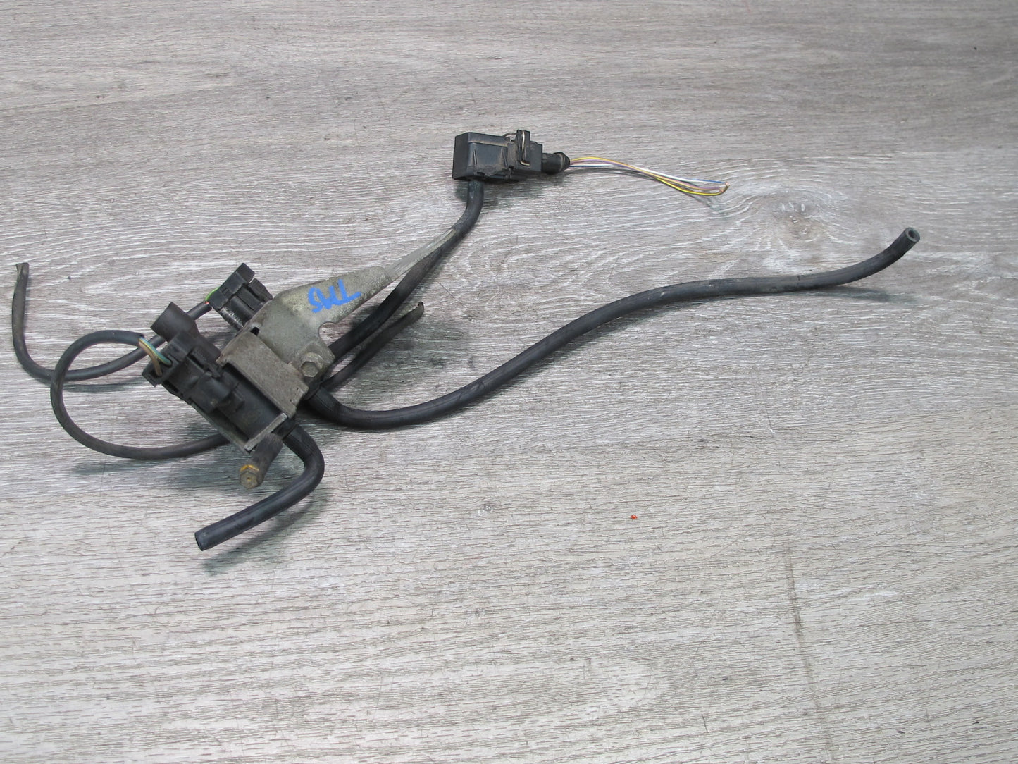 94-99 Mercedes W140 S320 EGR Vacuum Solenoid w Manifold Pressure Sensor Assy OEM