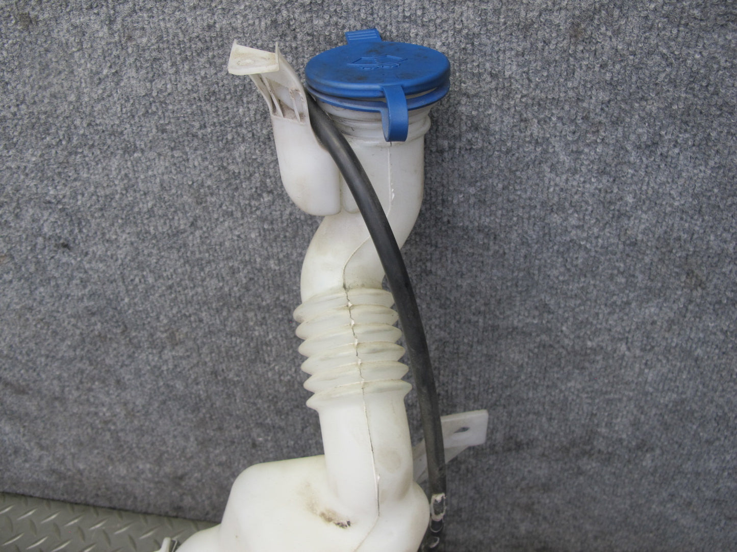 2012-2016 Mercedes R172 SLK Windshield Washer Reservoir Bottle Tank W/ Pump