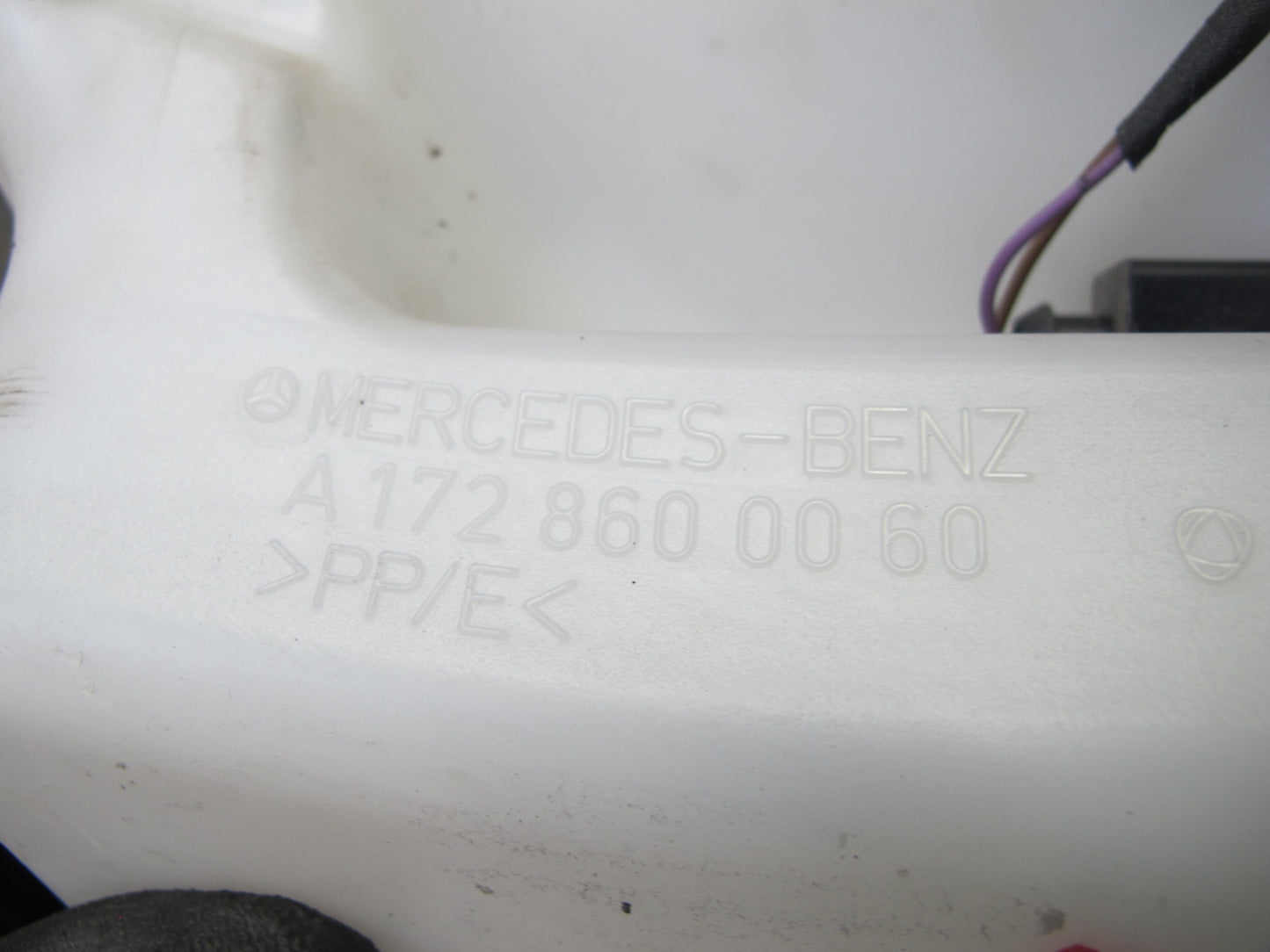 2012-2016 Mercedes R172 SLK Windshield Washer Reservoir Bottle Tank W/ Pump
