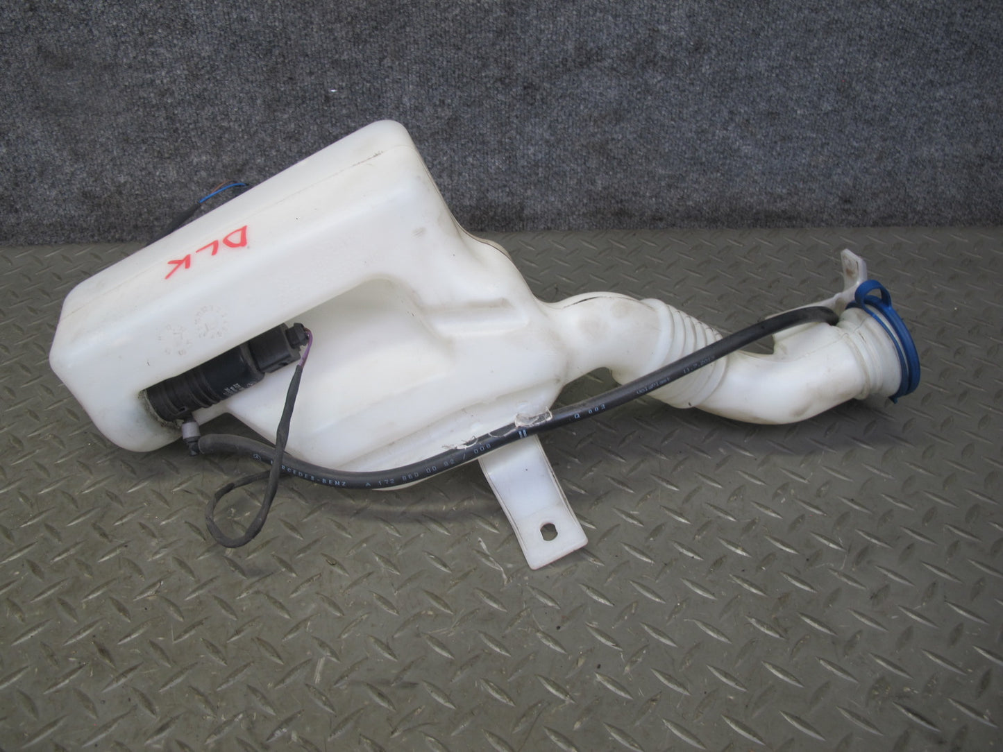 2012-2016 Mercedes R172 SLK Windshield Washer Reservoir Bottle Tank W/ Pump