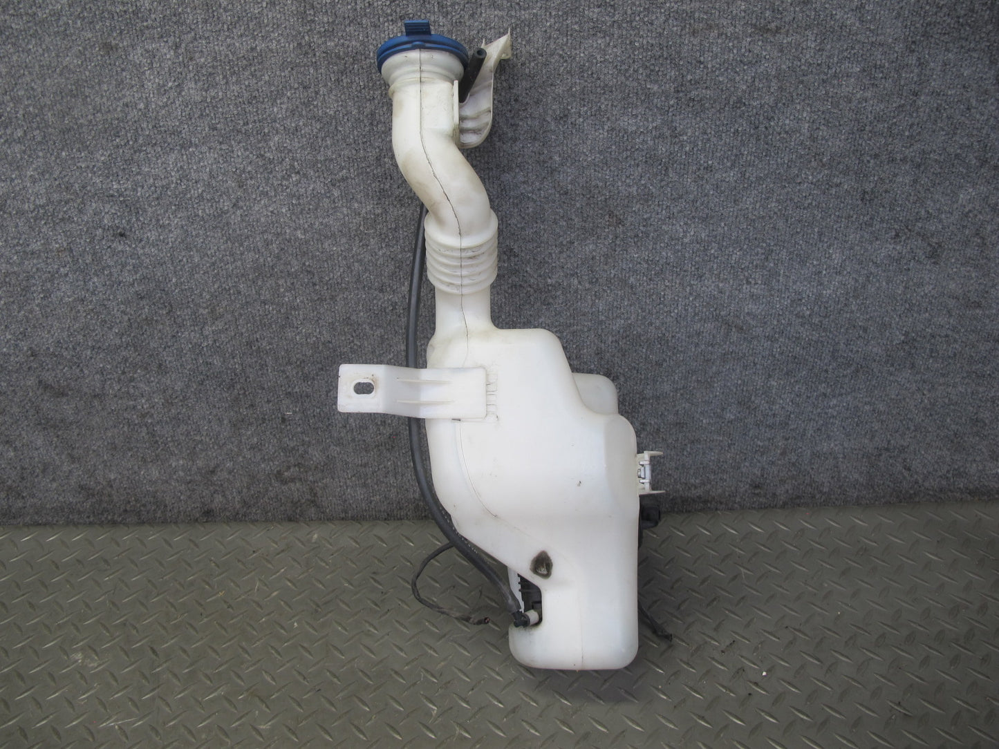 2012-2016 Mercedes R172 SLK Windshield Washer Reservoir Bottle Tank W/ Pump