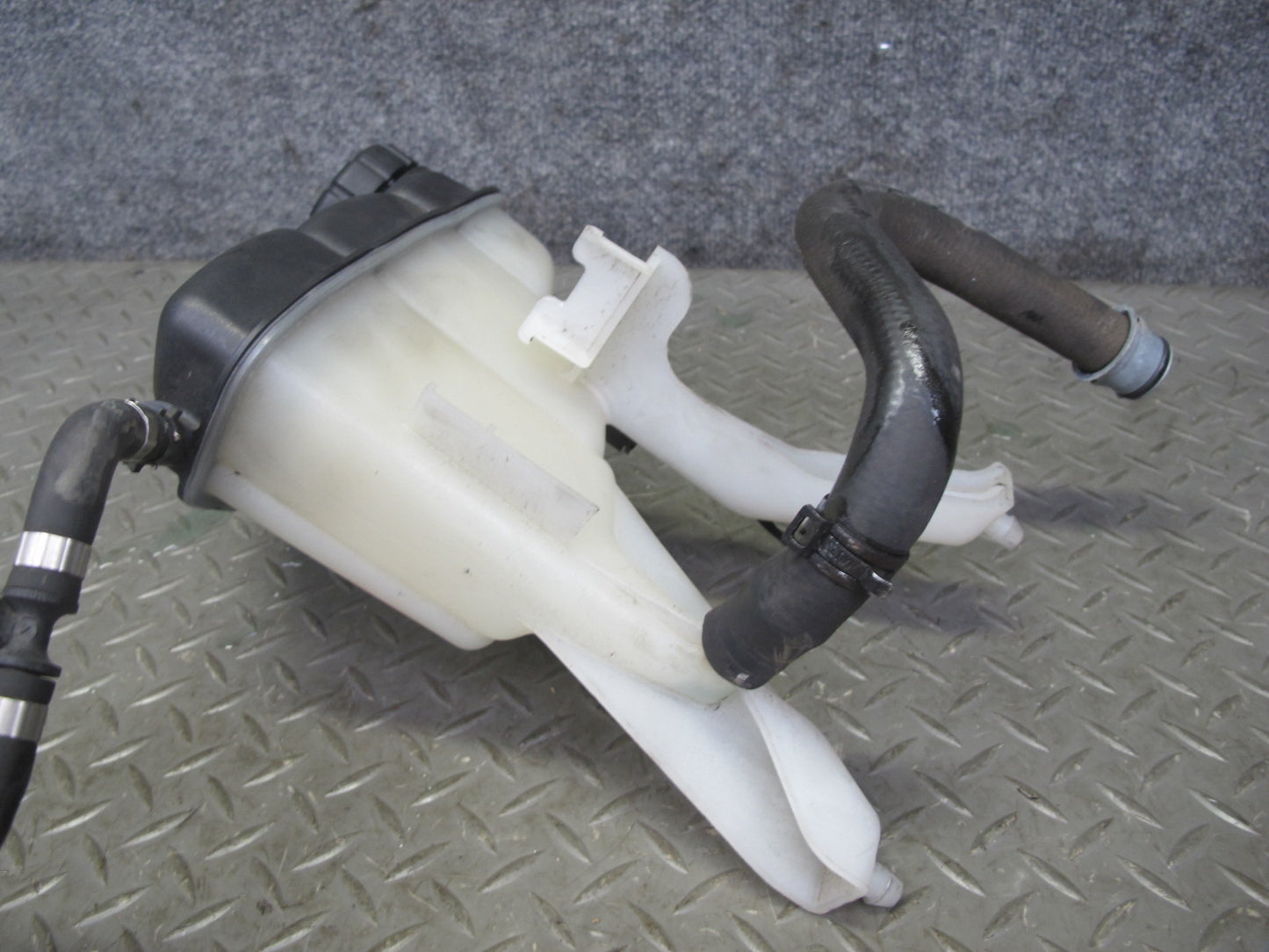 2012-2020 Mercedes R172 SLK SLC Coolant Expansion Overflow Reservoir Tank