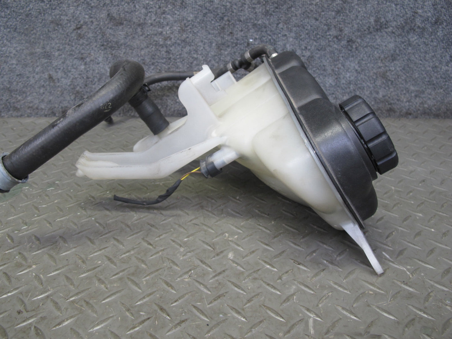 2012-2020 Mercedes R172 SLK SLC Coolant Expansion Overflow Reservoir Tank
