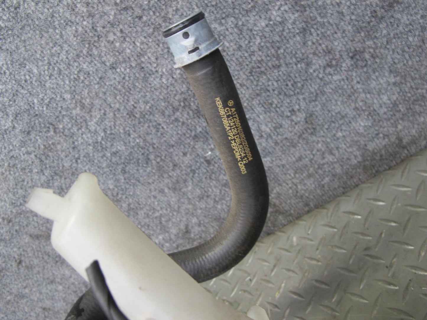 2012-2020 Mercedes R172 SLK SLC Coolant Expansion Overflow Reservoir Tank