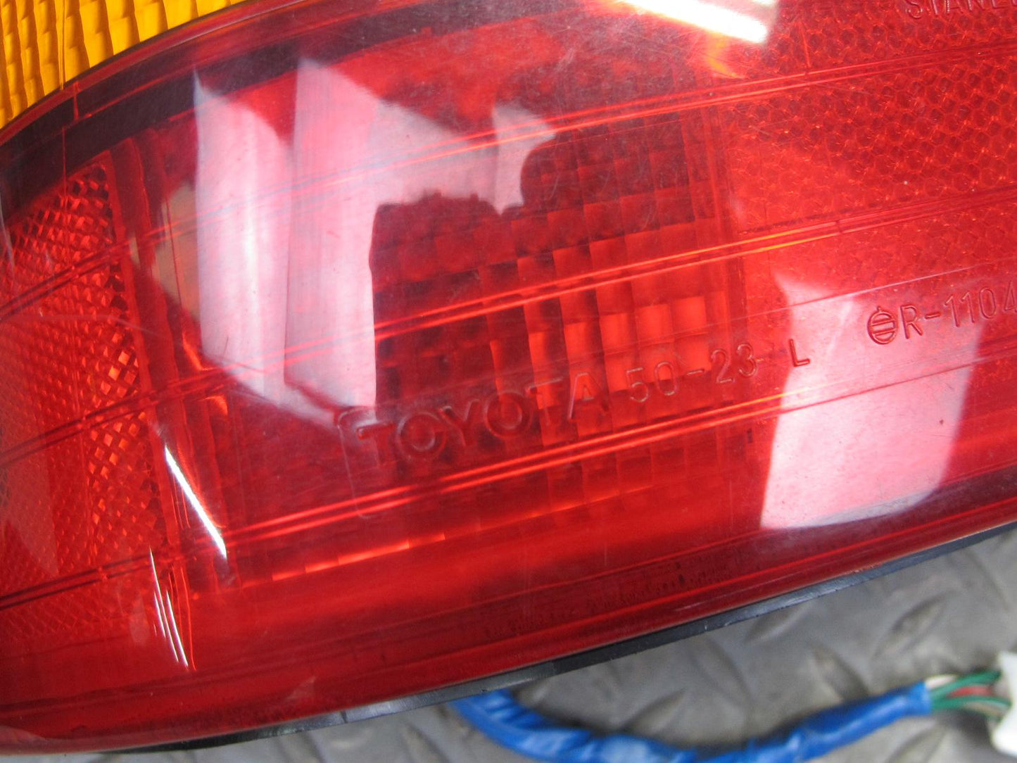 95-97 Lexus UCF20L LS400 Set of 2 Rear Left & Right Outer Tail Light Lamp OEM