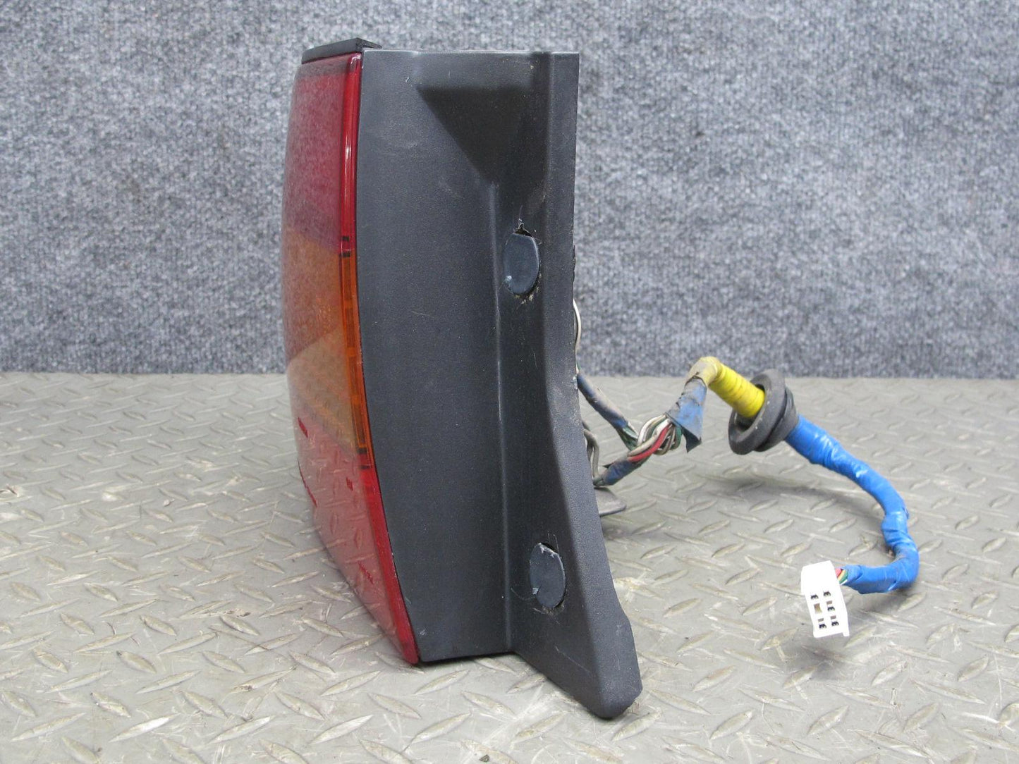 95-97 Lexus UCF20L LS400 Set of 2 Rear Left & Right Outer Tail Light Lamp OEM