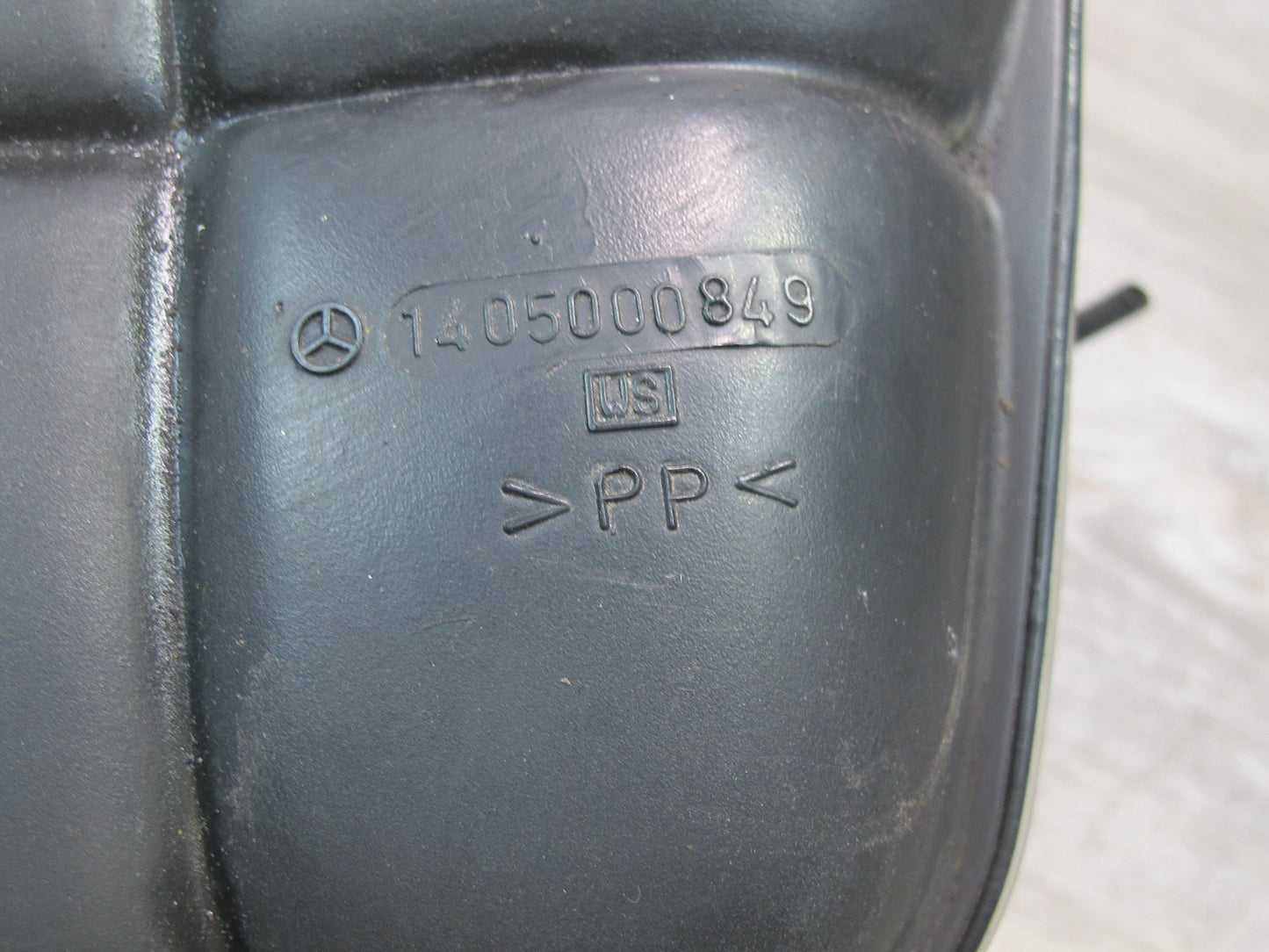 94-99 Mercedes W140 S500 S320 Expansion Overflow Coolant Tank 1405000849 OEM