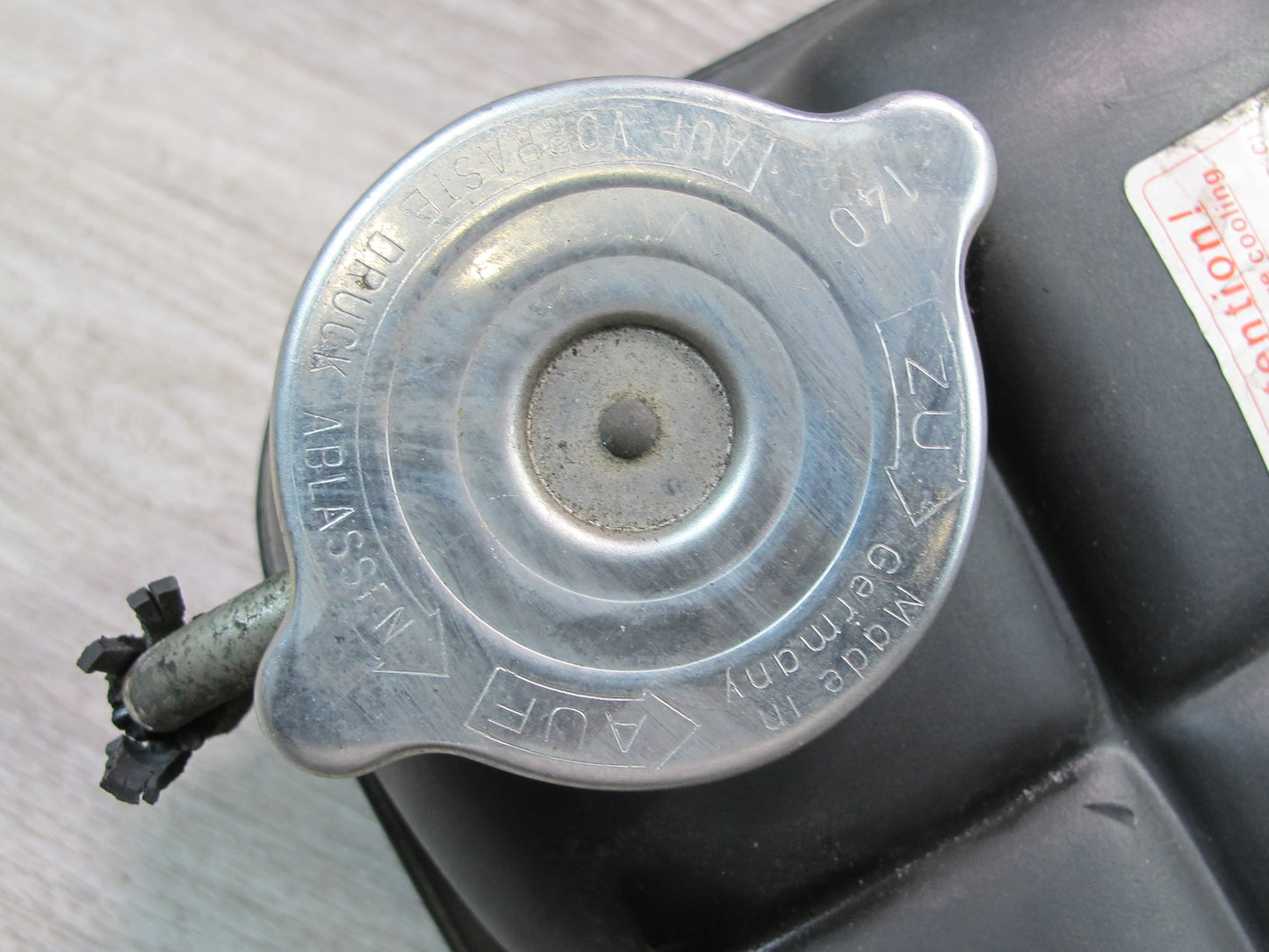 94-99 Mercedes W140 S500 S320 Expansion Overflow Coolant Tank 1405000849 OEM