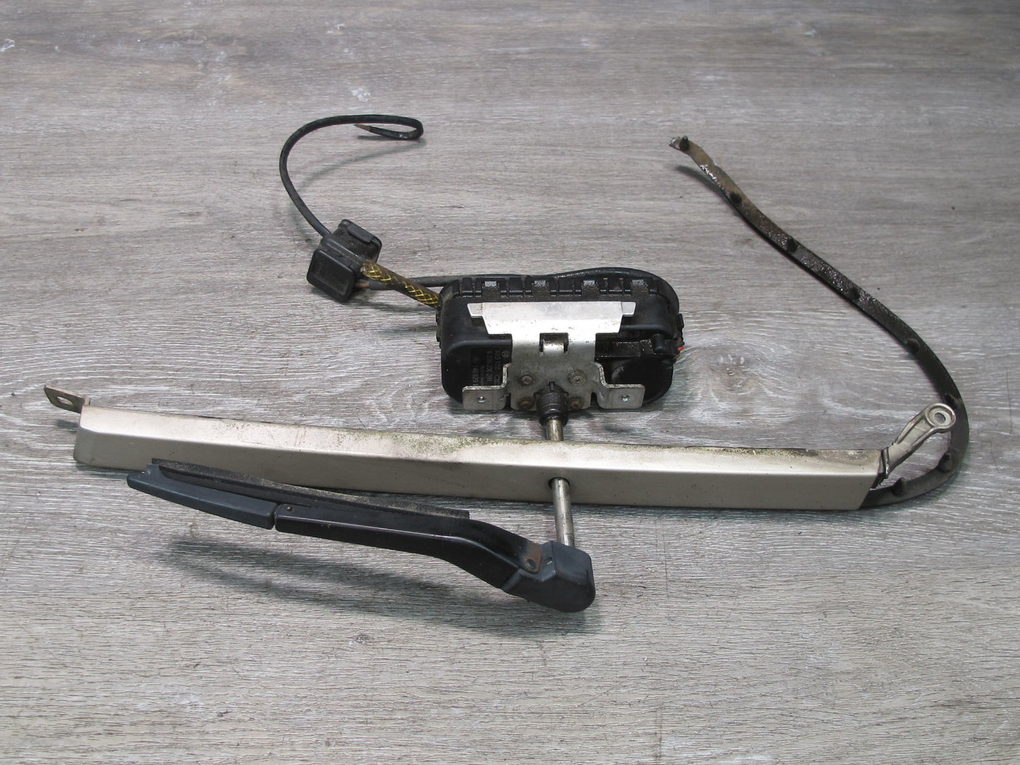 95-99 Mercedes W140 S Sedan Front Left Headlight Wiper Arm w Motor & Trim OEM
