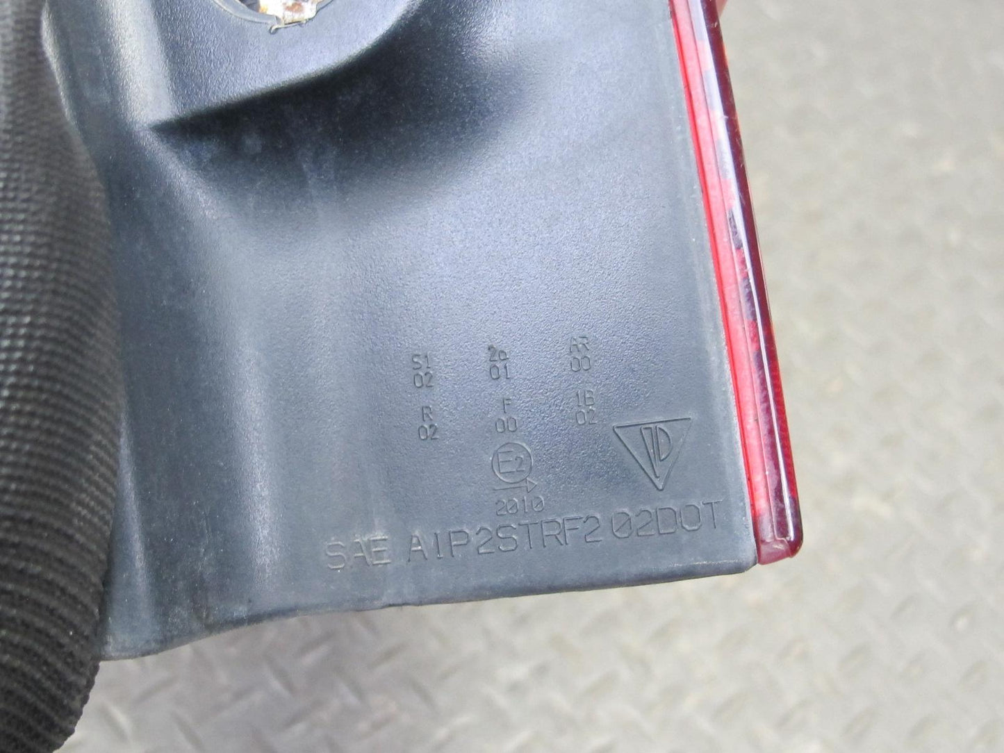 2003-2006 Porsche Cayenne 955 Rear Right Tail Light Lamp