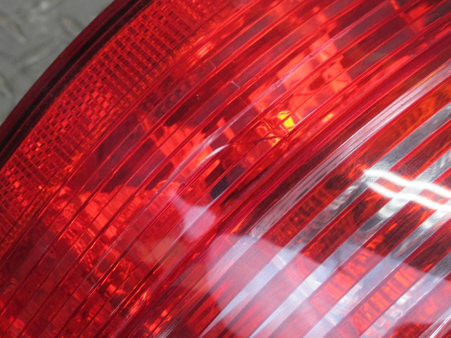 2003-2006 Porsche Cayenne 955 Rear Right Tail Light Lamp