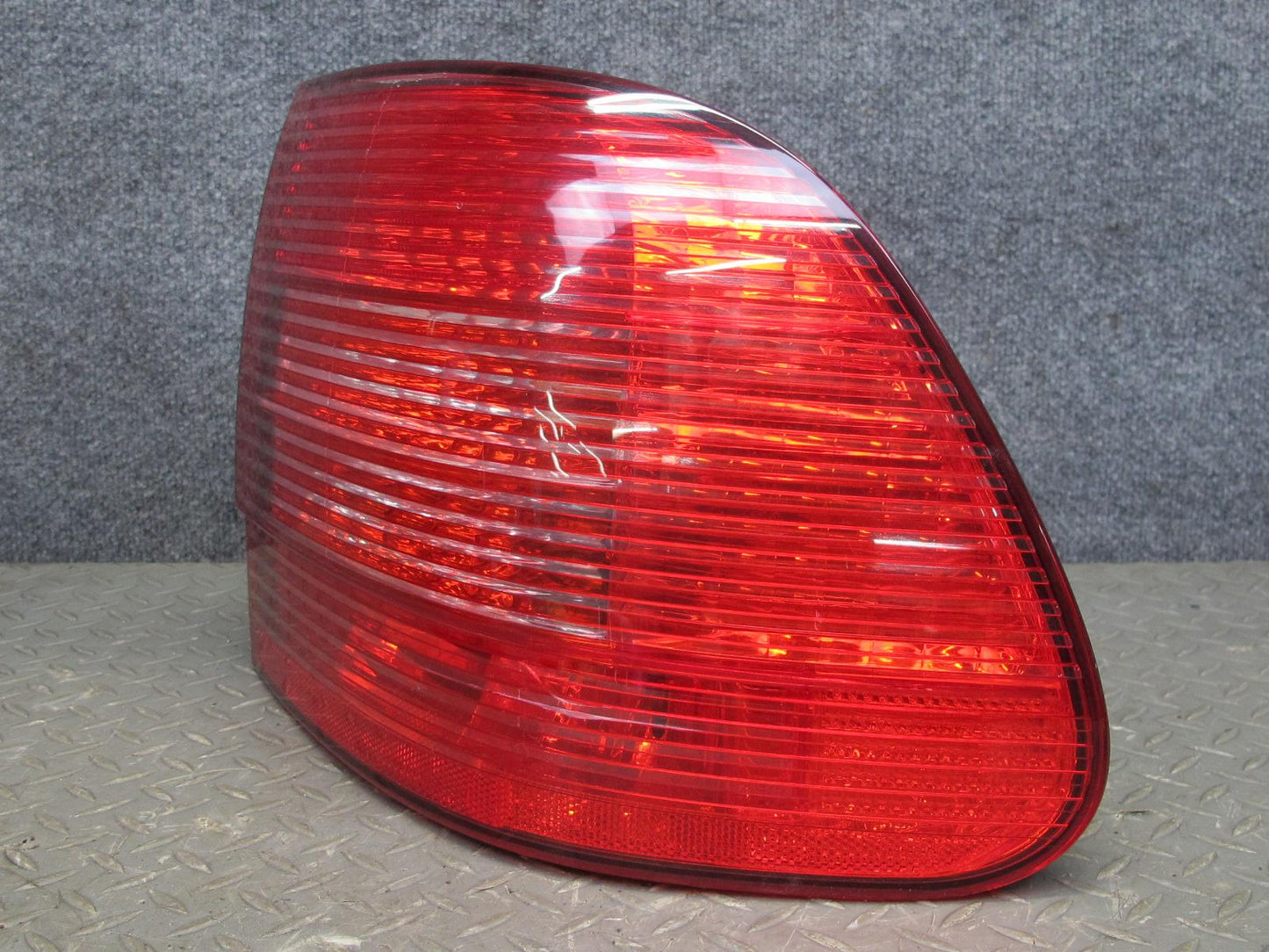 2003-2006 Porsche Cayenne 955 Rear Right Tail Light Lamp