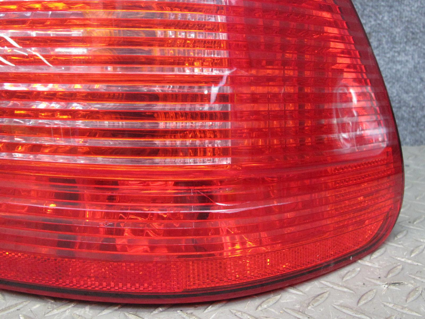2003-2006 Porsche Cayenne 955 Rear Right Tail Light Lamp