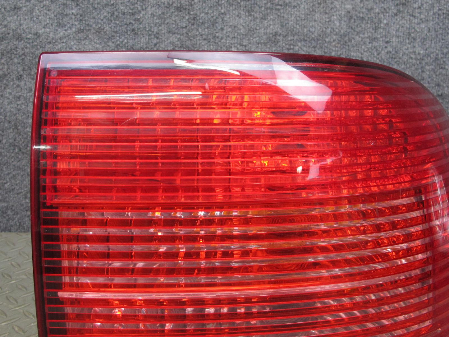 2003-2006 Porsche Cayenne 955 Rear Right Tail Light Lamp
