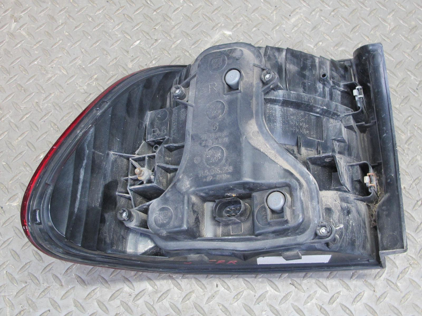 2003-2006 Porsche Cayenne 955 Rear Right Tail Light Lamp