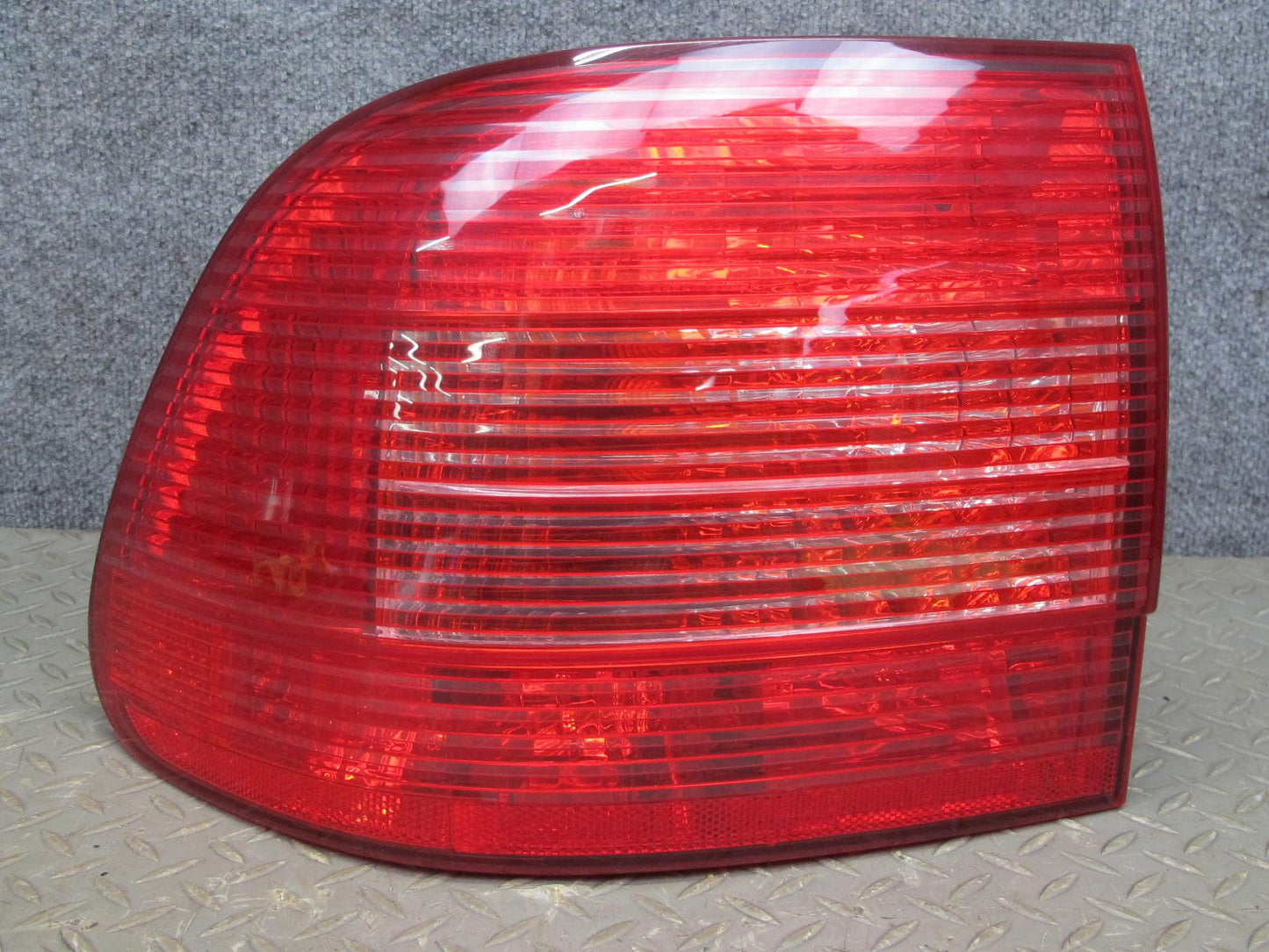2003-2006 Porsche Cayenne 955 Rear Left Tail Light Lamp 7L5945095A