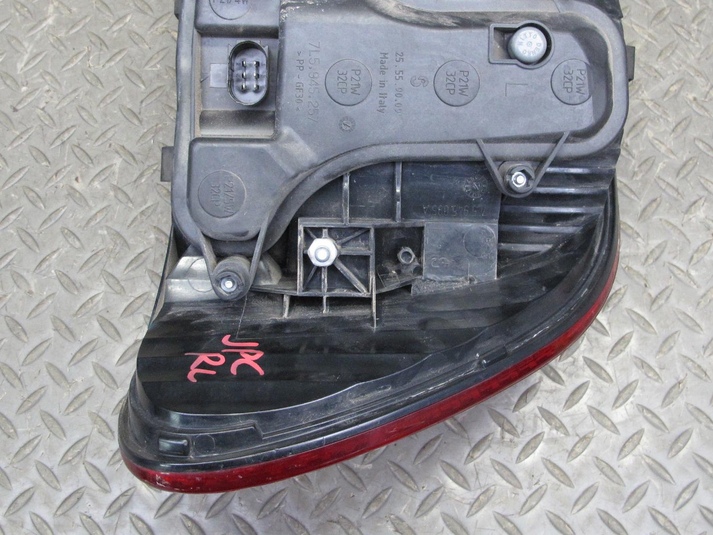 2003-2006 Porsche Cayenne 955 Rear Left Tail Light Lamp 7L5945095A