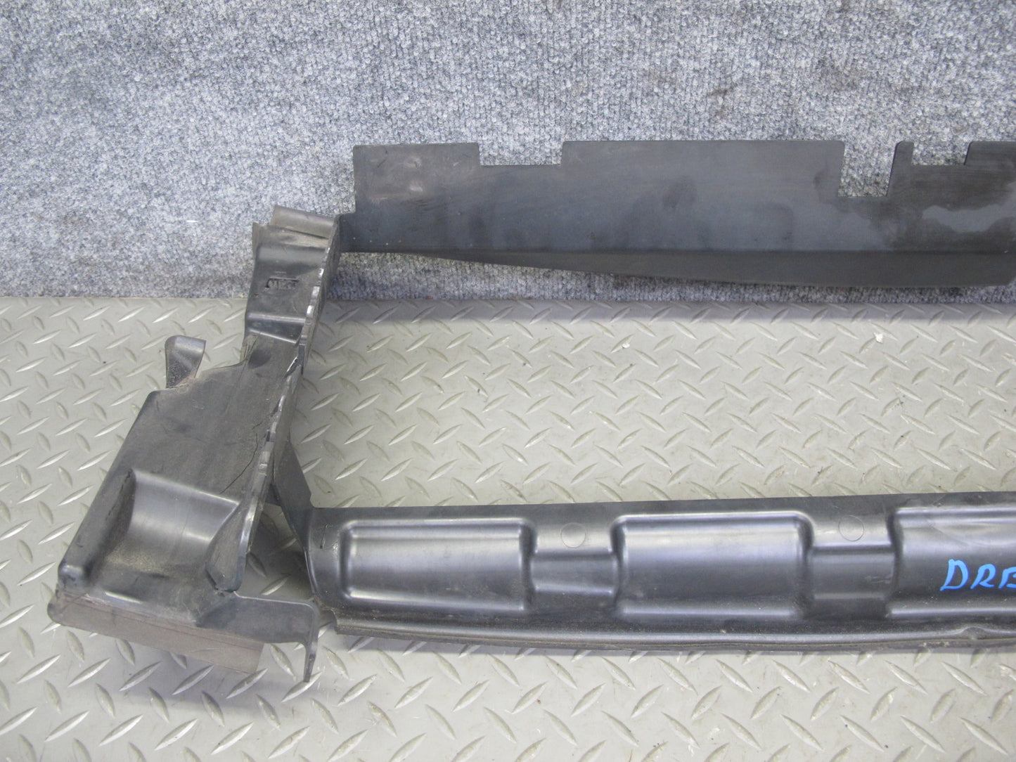 2012-2015 Range Rover Evoque L538 Front Radiator Air Intake Deflector Guide