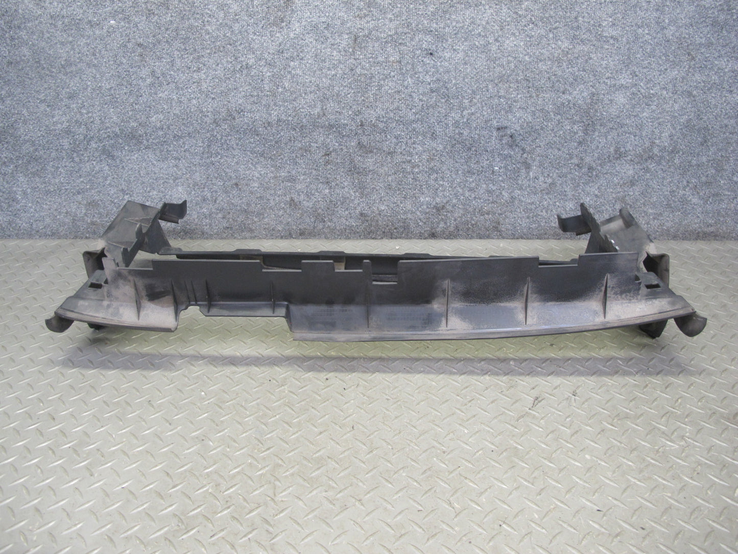 2012-2015 Range Rover Evoque L538 Front Radiator Air Intake Deflector Guide