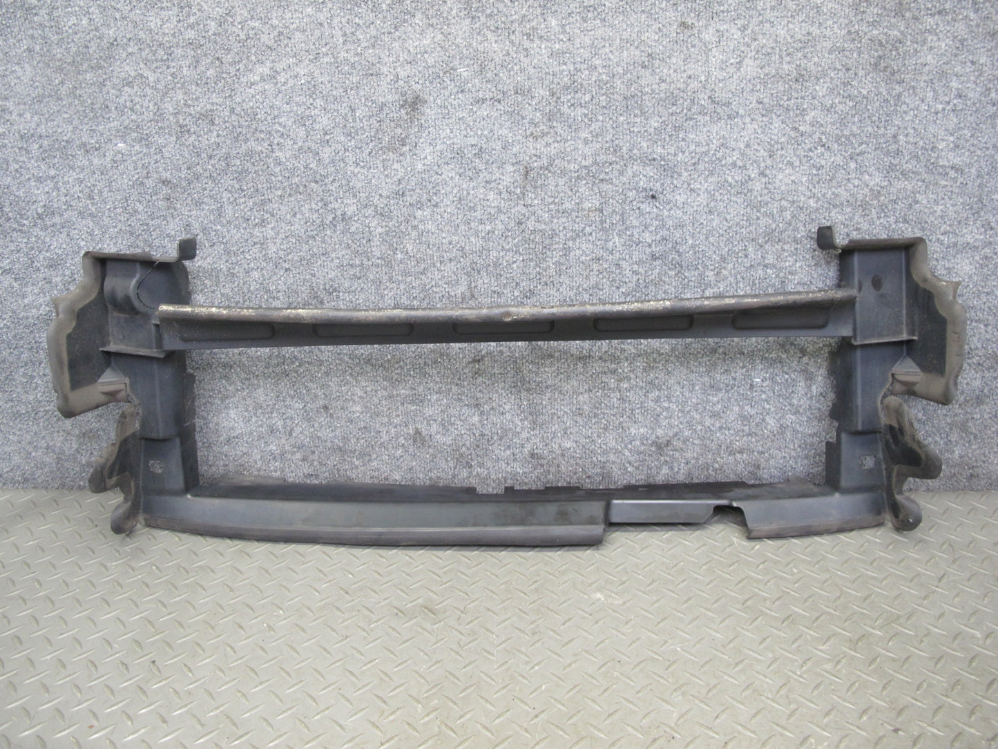 2012-2015 Range Rover Evoque L538 Front Radiator Air Intake Deflector Guide