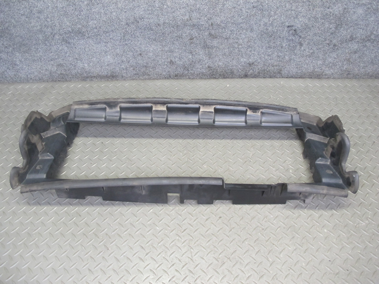 2012-2015 Range Rover Evoque L538 Front Radiator Air Intake Deflector Guide
