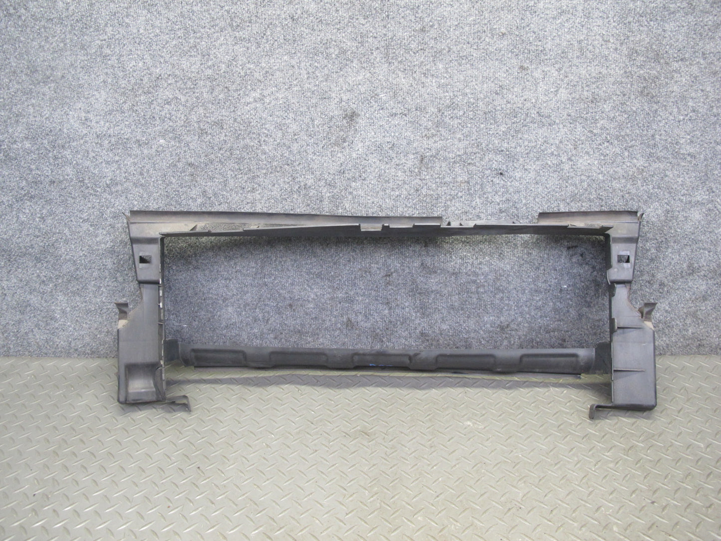 2012-2015 Range Rover Evoque L538 Front Radiator Air Intake Deflector Guide