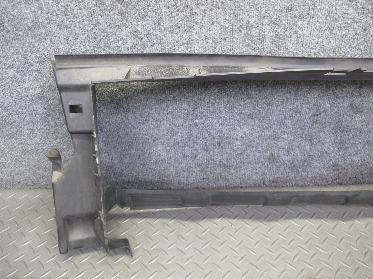 2012-2015 Range Rover Evoque L538 Front Radiator Air Intake Deflector Guide