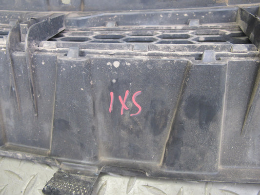 2010-2014 BMW E71 X6M Front Bumper Grille Bracket Insert Panel 7205906