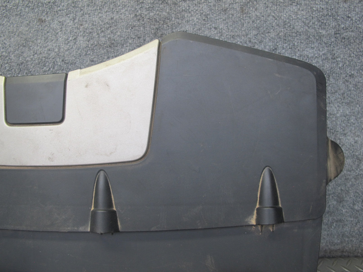 2010-2014 BMW E71 X6M Engine Trim Panel Air Cleaner Intake Filter Box 70359668