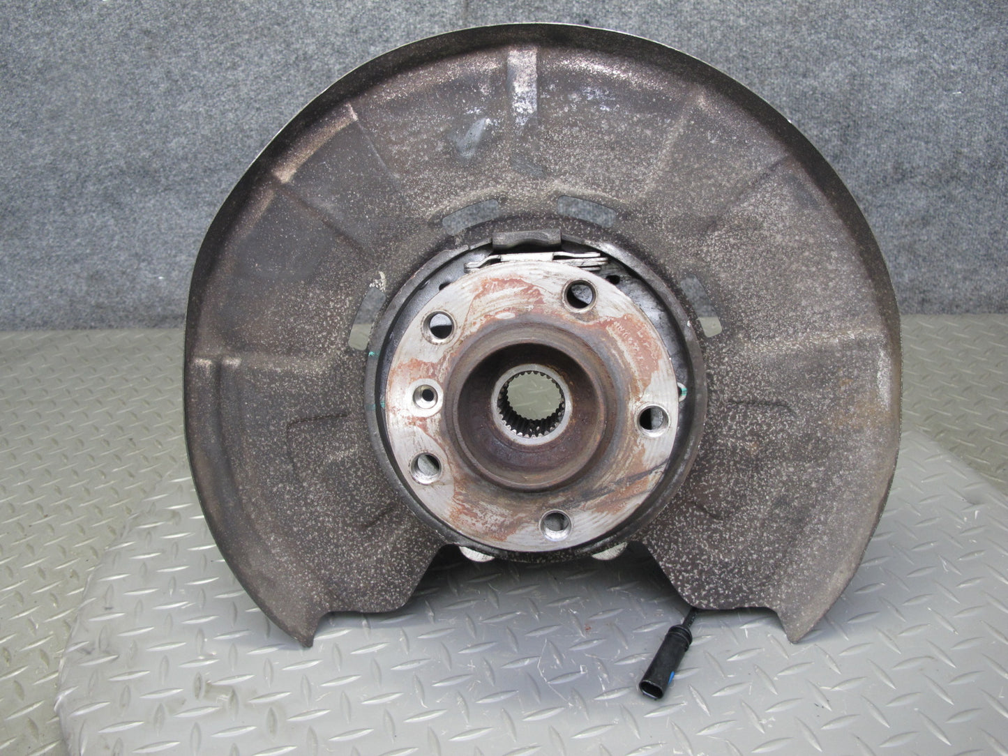 2008-2014 BMW E71 E72 X6 AWD Rear Right Spindle Knuckle Wheel Hub Bearing