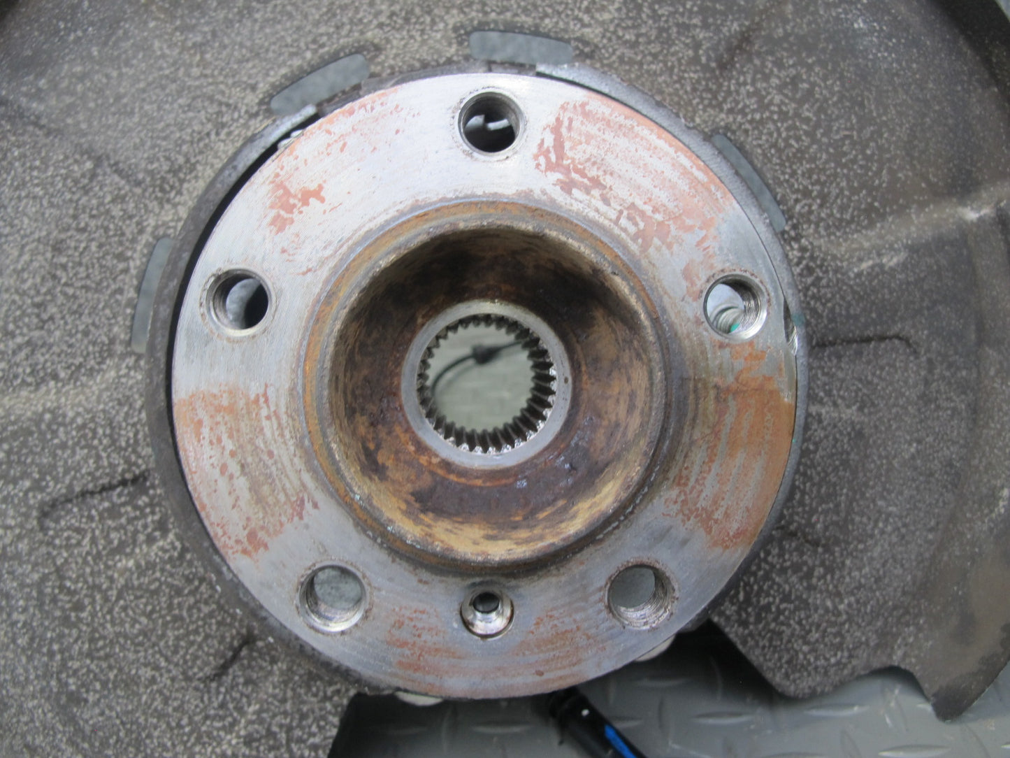2008-2014 BMW E71 E72 X6 AWD Rear Left Spindle Knuckle Wheel Hub Bearing