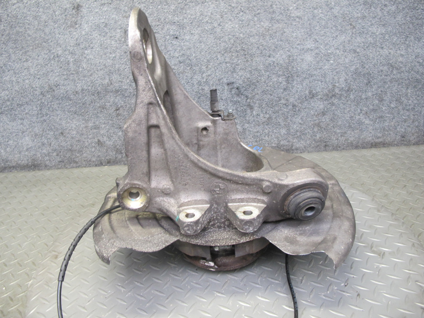 2008-2014 BMW E71 E72 X6 AWD Rear Left Spindle Knuckle Wheel Hub Bearing
