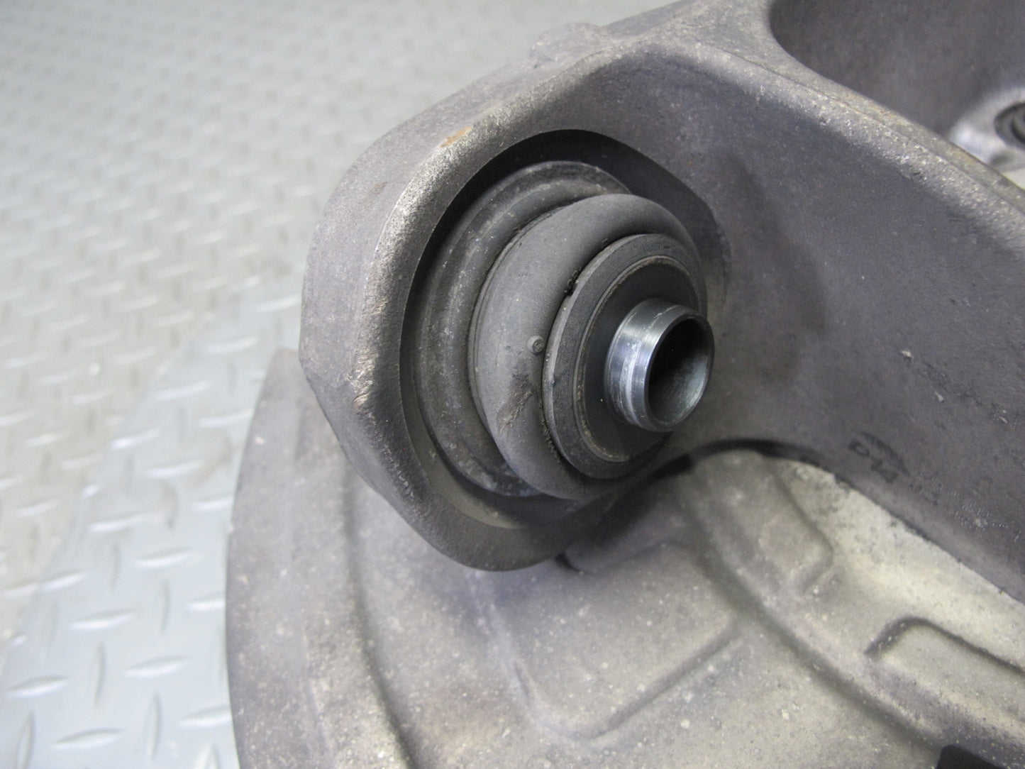2008-2014 BMW E71 E72 X6 AWD Rear Left Spindle Knuckle Wheel Hub Bearing