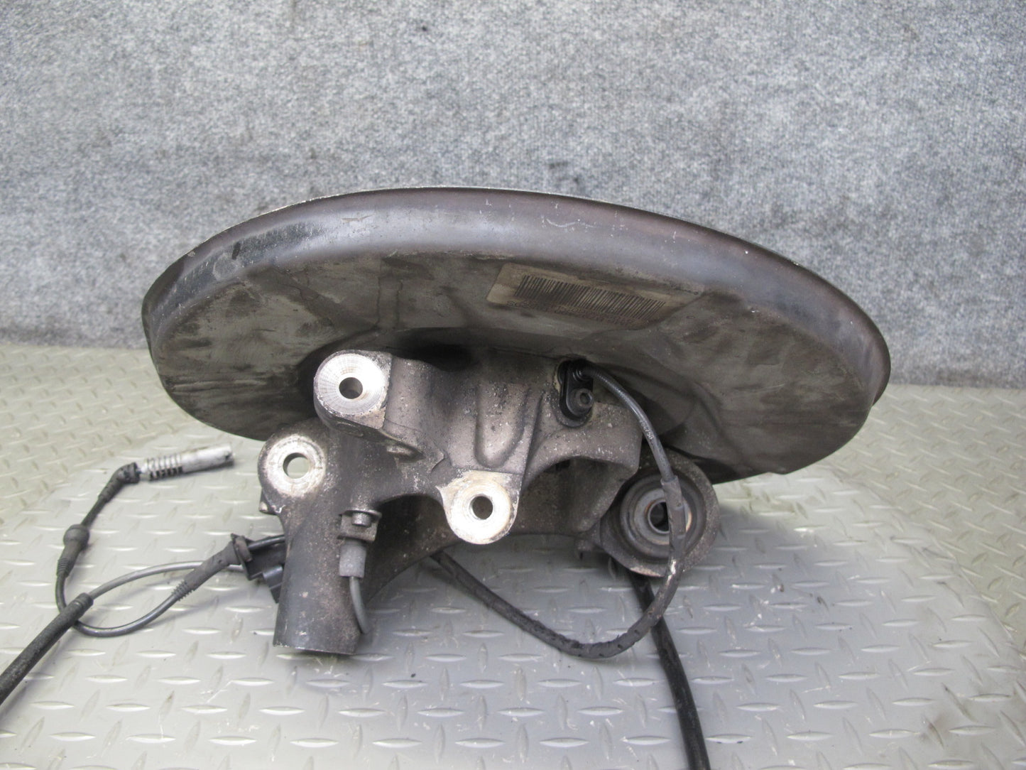 2006-2007 BMW E63 E64 M6 Rear Left Spindle Knuckle Wheel Hub Bearing