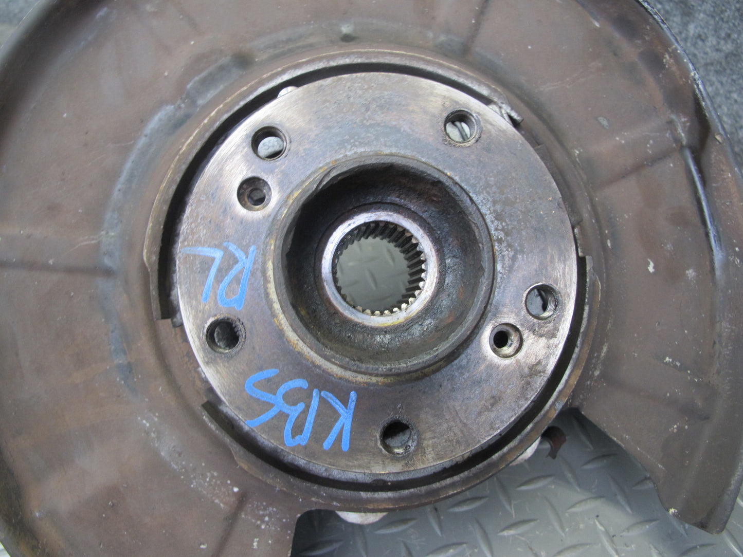 2006-2007 BMW E63 E64 M6 Rear Left Spindle Knuckle Wheel Hub Bearing
