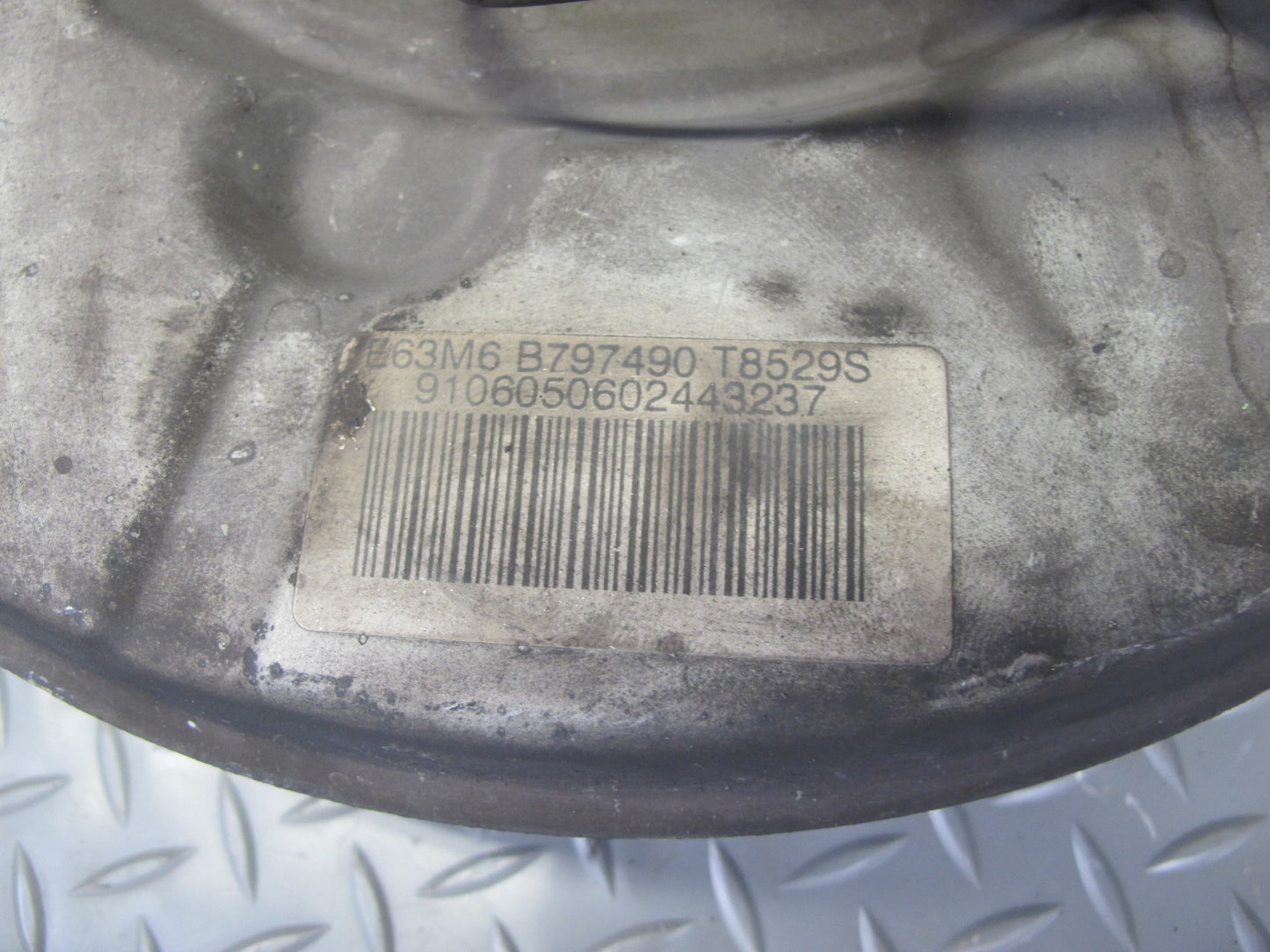 2006-2007 BMW E63 E64 M6 Rear Left Spindle Knuckle Wheel Hub Bearing