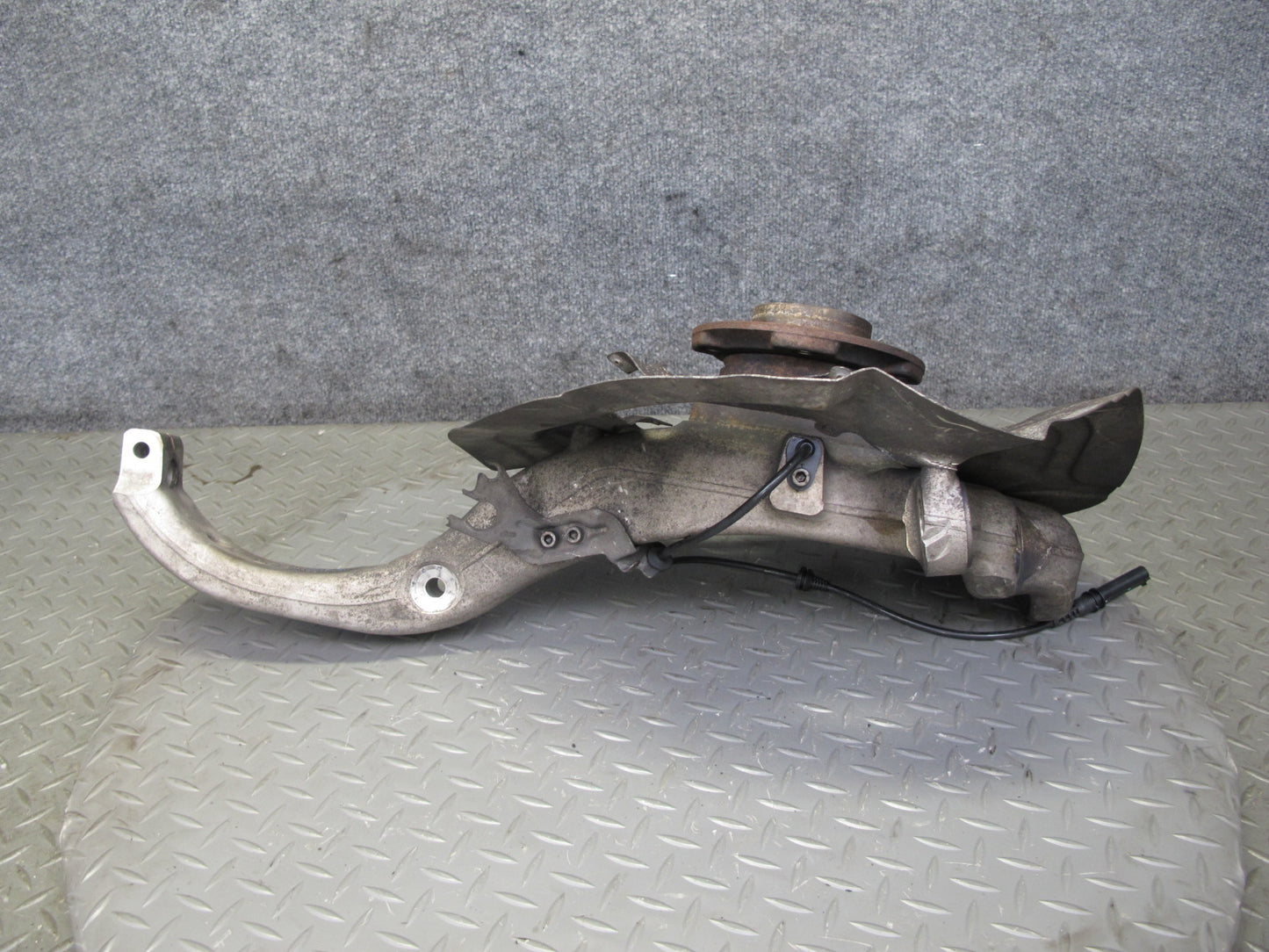 2008-2014 BMW E71 E72 X6 AWD Front Left Spindle Knuckle Wheel Hub Bearing