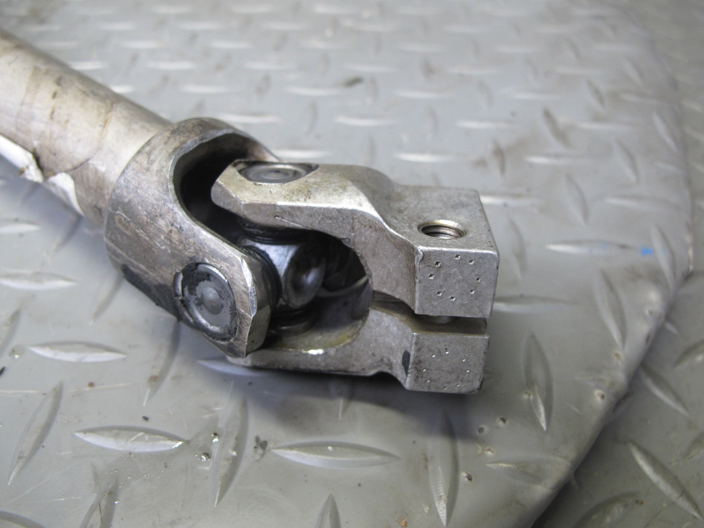 2010-2014 BMW E70 E71 X5M X6M AWD Steering Column U Joint Linkage Shaft