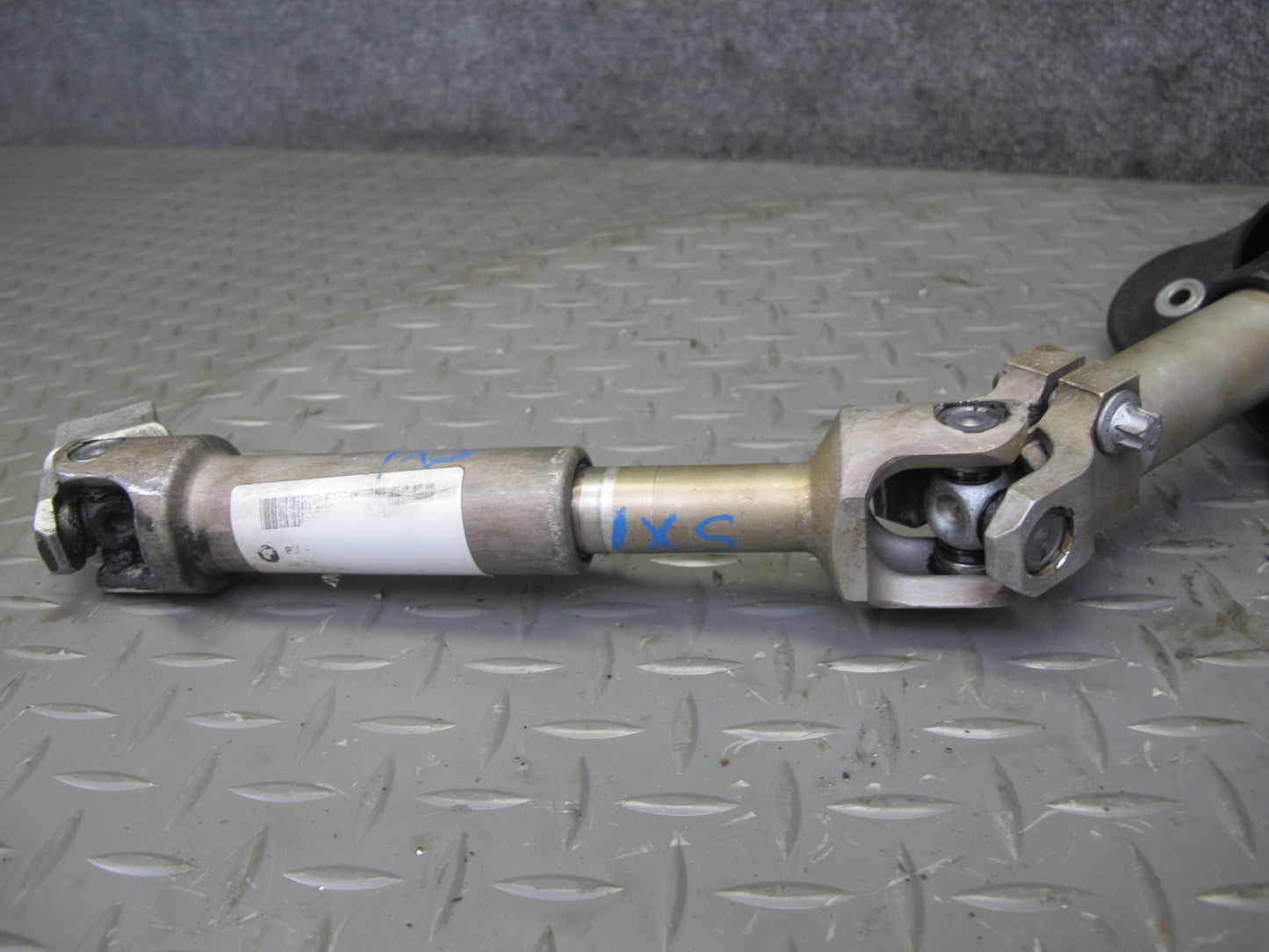 2010-2014 BMW E70 E71 X5M X6M AWD Steering Column U Joint Linkage Shaft