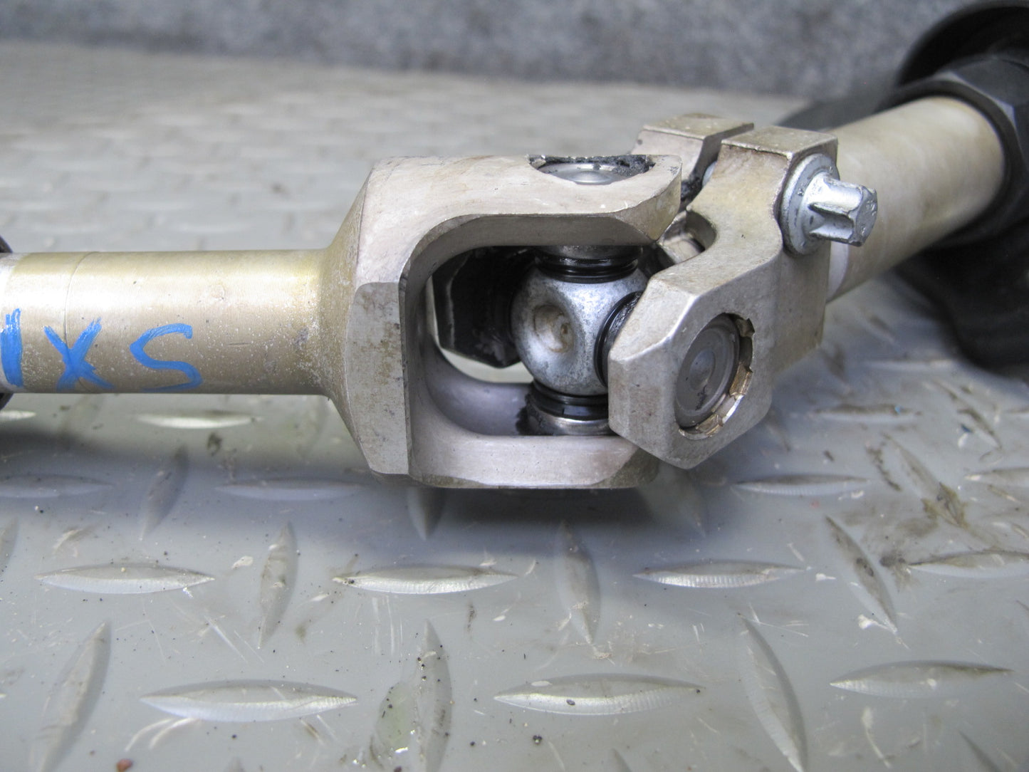 2010-2014 BMW E70 E71 X5M X6M AWD Steering Column U Joint Linkage Shaft