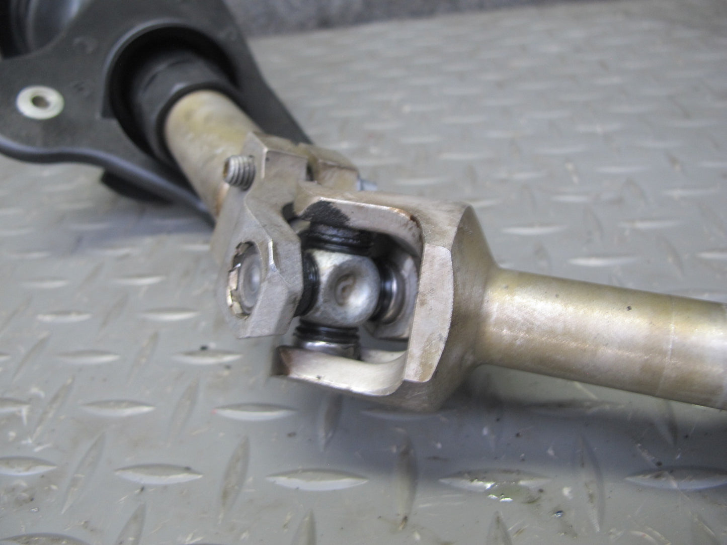 2010-2014 BMW E70 E71 X5M X6M AWD Steering Column U Joint Linkage Shaft