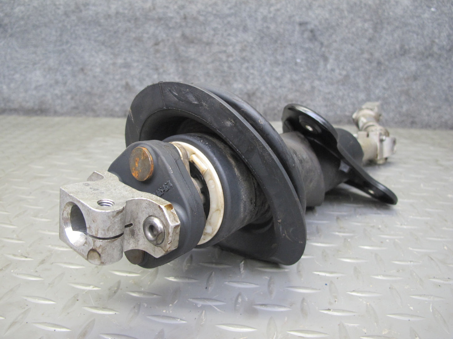 2010-2014 BMW E70 E71 X5M X6M AWD Steering Column U Joint Linkage Shaft